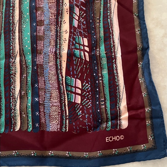 Vintage ECHO Silk Scarf 27” square colorful good condition - Picture 2 of 6